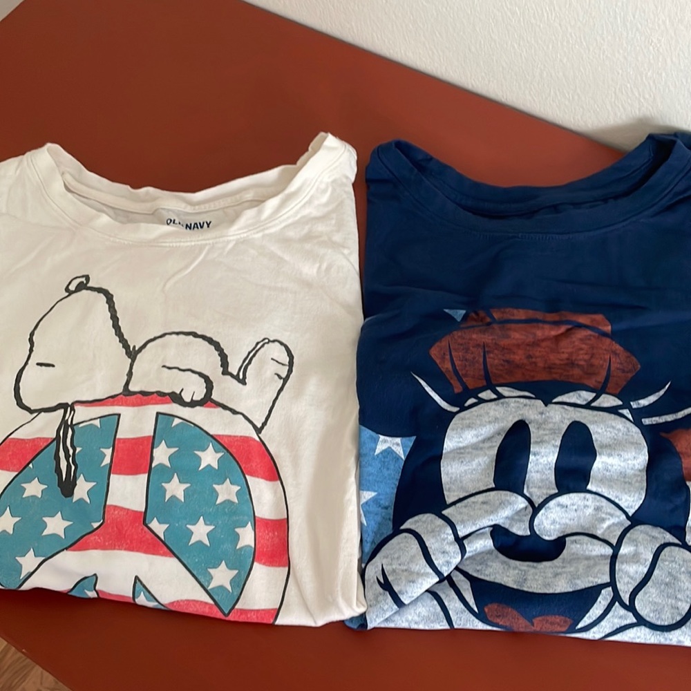 Old navy set of 2 licensed printed tee’s